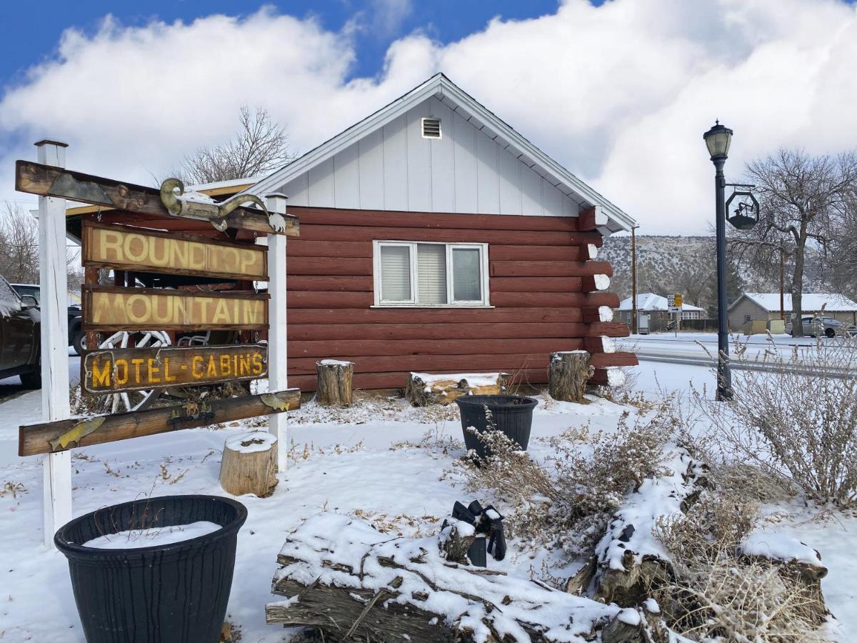 Roundtop Mountain Vista - Cabins And Motel ザーモポリス エクステリア 写真
