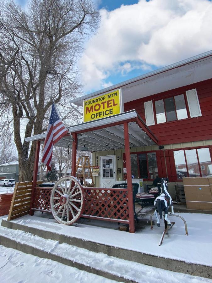 Roundtop Mountain Vista - Cabins And Motel ザーモポリス エクステリア 写真