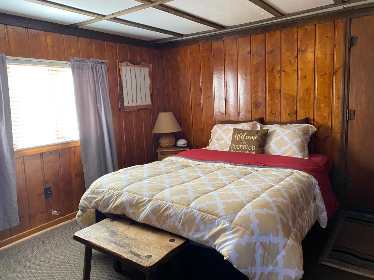 Roundtop Mountain Vista - Cabins And Motel ザーモポリス エクステリア 写真