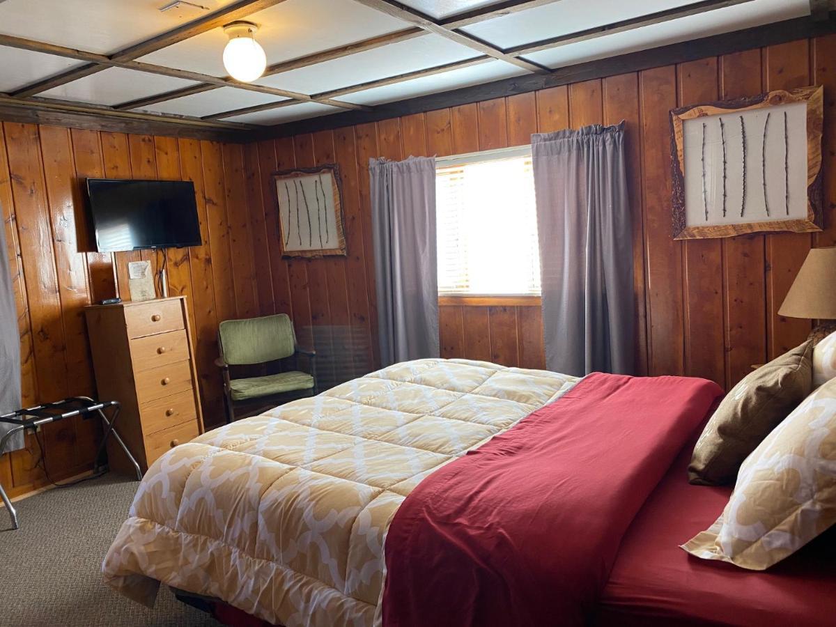 Roundtop Mountain Vista - Cabins And Motel ザーモポリス エクステリア 写真