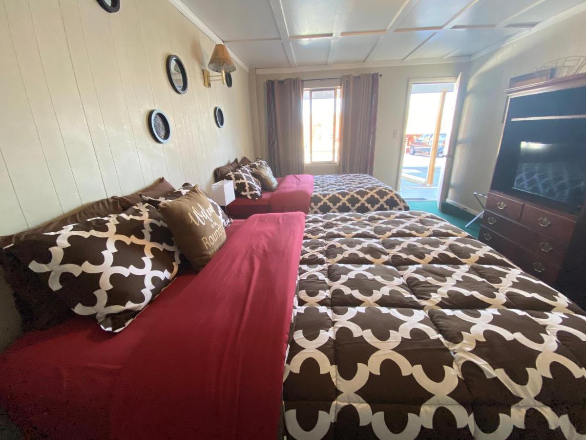 Roundtop Mountain Vista - Cabins And Motel ザーモポリス 部屋 写真