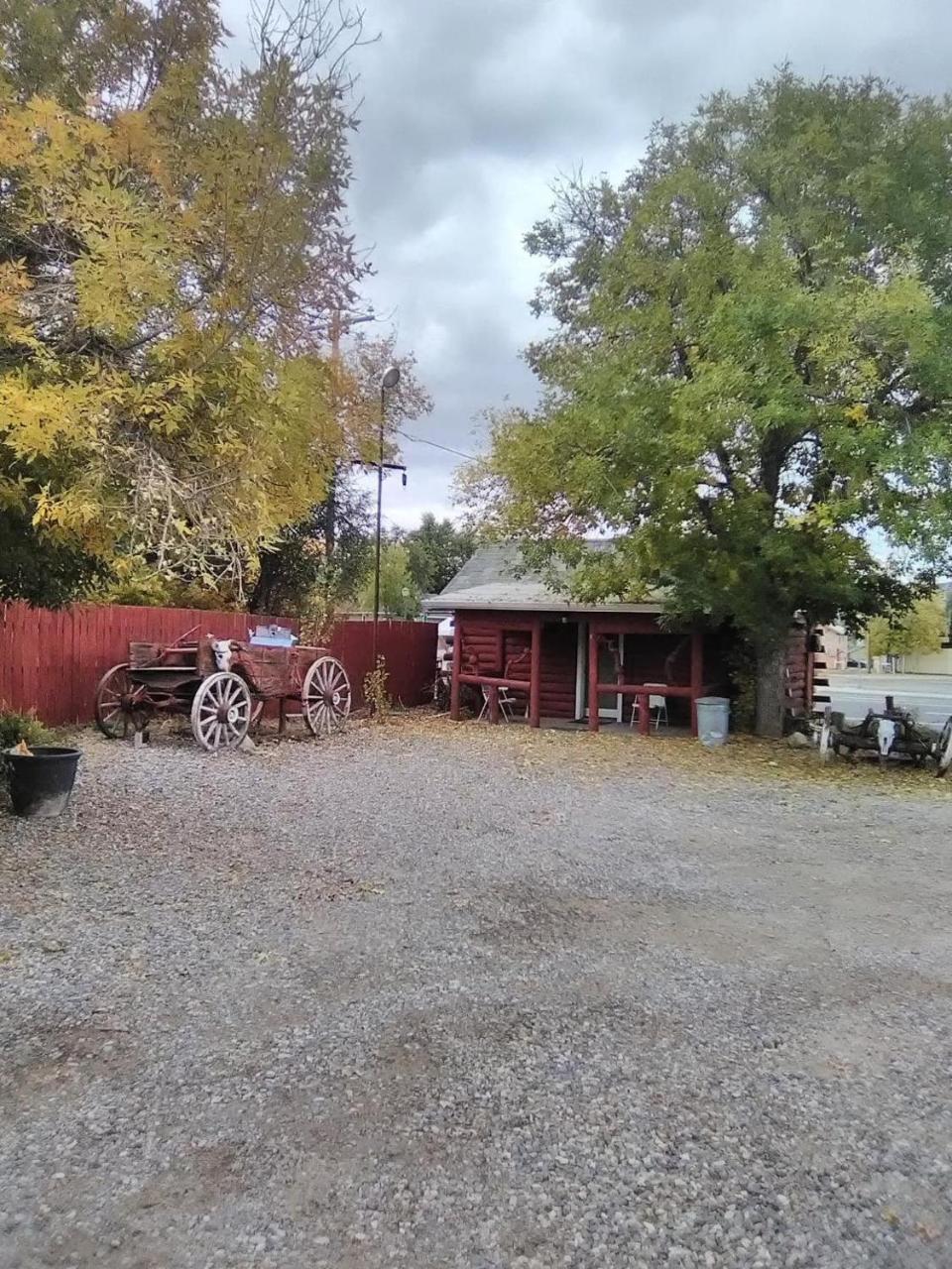 Roundtop Mountain Vista - Cabins And Motel ザーモポリス エクステリア 写真